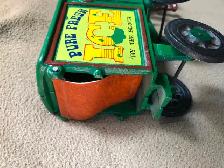 Vintage cast iron Pure Fresh Ice wagon and horse toy - Photo 3