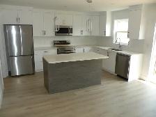 LUXURY TOWNHOUSE ELMSDALE 3  BDRMS 3.5 BATHS GARAGE - Photo 2