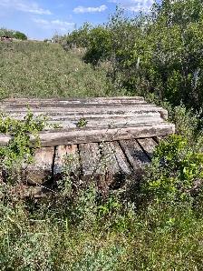 Used railway ties and telephone poles - Photo 7