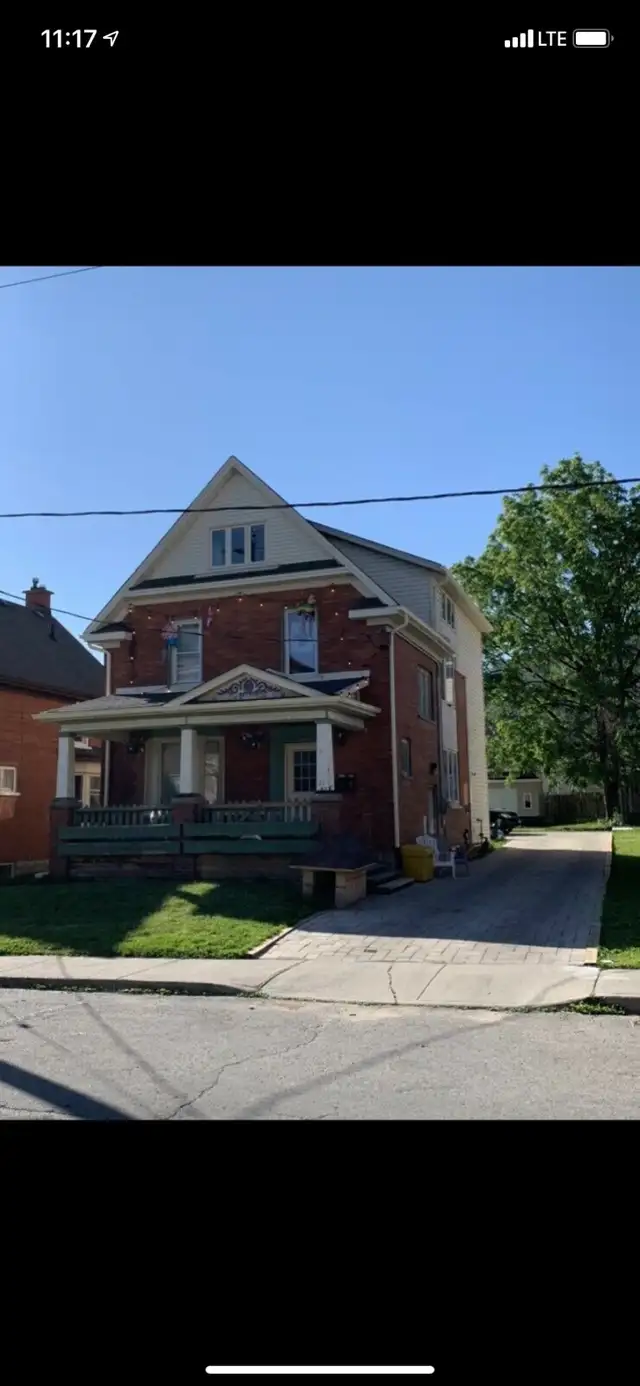 $700 Utilities Included - September Start - Students Only