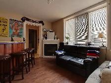 $700 Utilities Included - September Start - Students Only - Photo 2