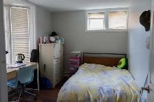 $700 Utilities Included - September Start - Students Only - Photo 4