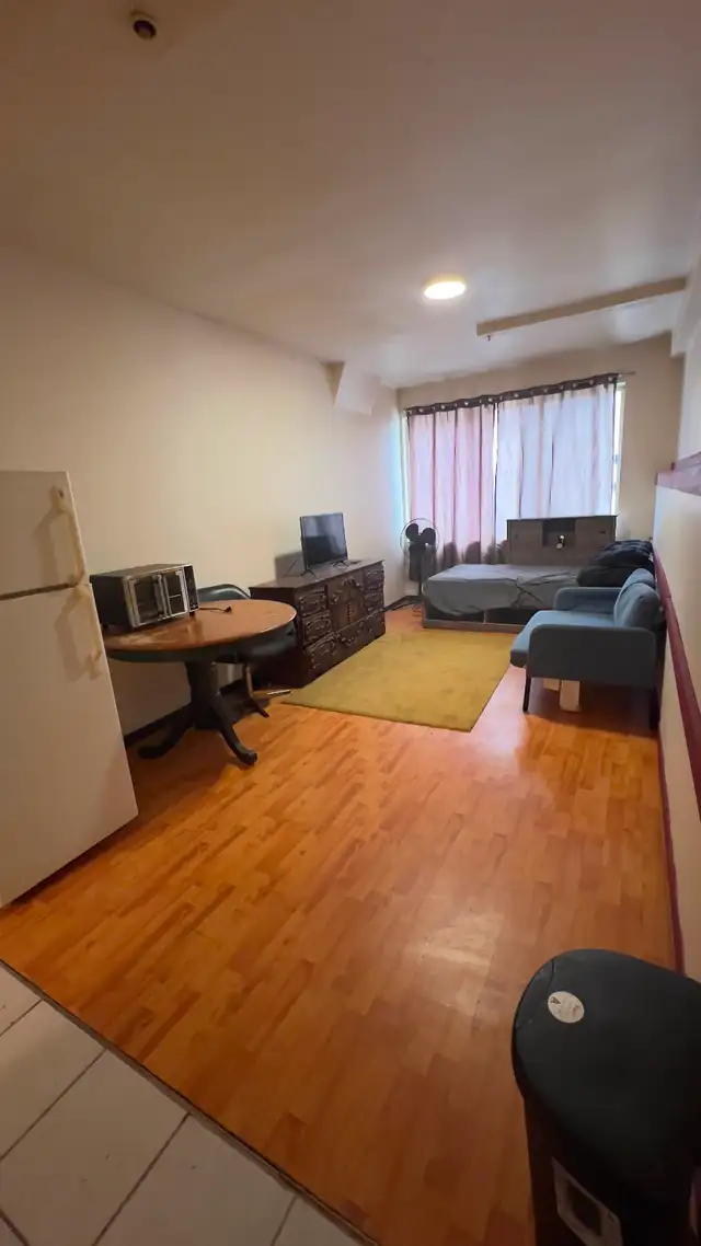 Spacious studio apartment! Prime downtown Montreal location!
