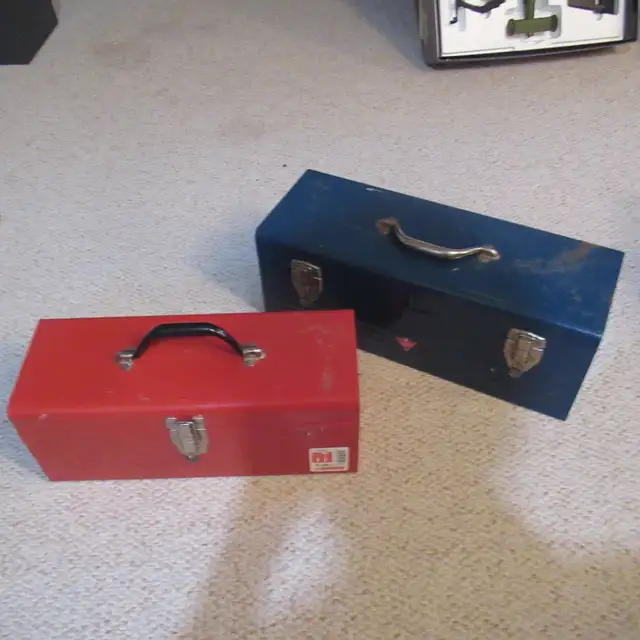 TOOL BOXES