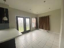 Bright corner townhouse unit Richmond hill - Photo 5