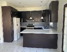 Bright corner townhouse unit Richmond hill - Photo 8