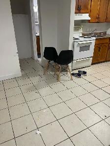 FREE LOVE SEAT (black Leather) & other items - Photo 4