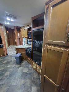 Immaculate 2012 Heartland Sundance XLT 28.5 BH fifth wheel - Photo 7