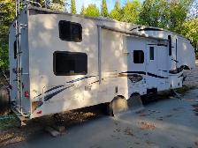 Immaculate 2012 Heartland Sundance XLT 28.5 BH fifth wheel - Photo 19