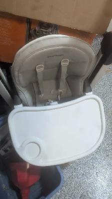 high chair - Photo 4