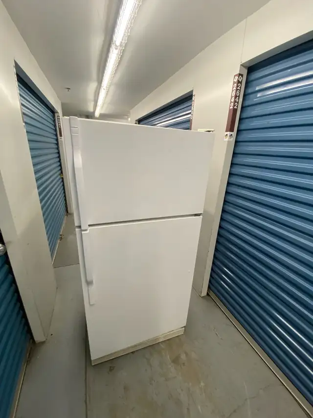 KENMORE WHITE TOP FREEZER REFRIGERATOR