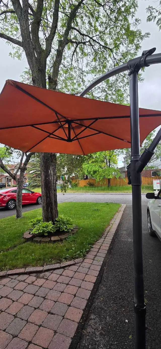 Patio Cantilever Umbrella