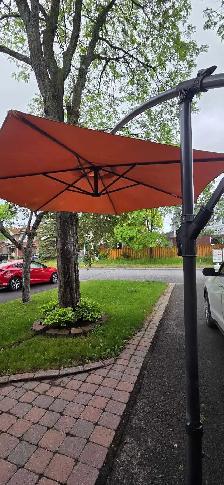 Patio Cantilever Umbrella