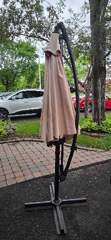 Patio Cantilever Umbrella - Photo 3