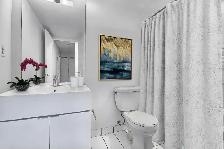 Stunning 1BDR Condo - Balcony, Parking, Locker - Downtown TO - Photo 5