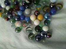 vintage LOT of 67 collectible 1960's MARBLES ($10 lot price) - Photo 2