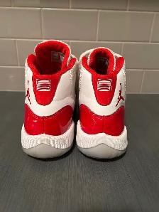 Air Jordan Cherry 11’s -youth - Photo 3