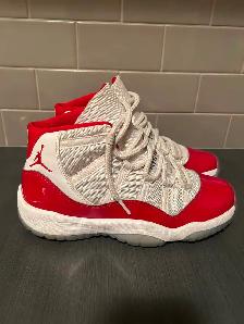 Air Jordan Cherry 11’s -youth - Photo 4