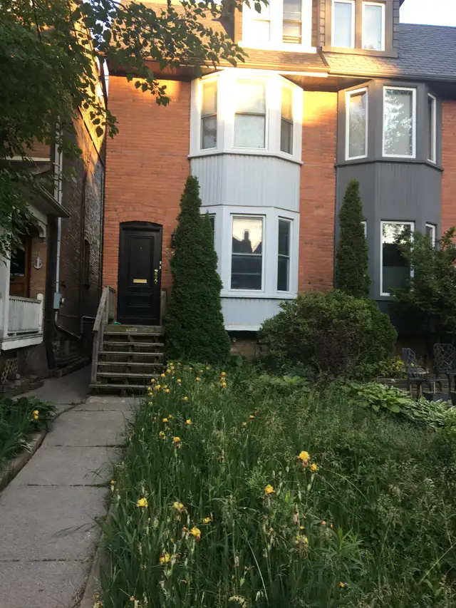 Annex 4 Bdrm c deck mins walk to Dupont subway