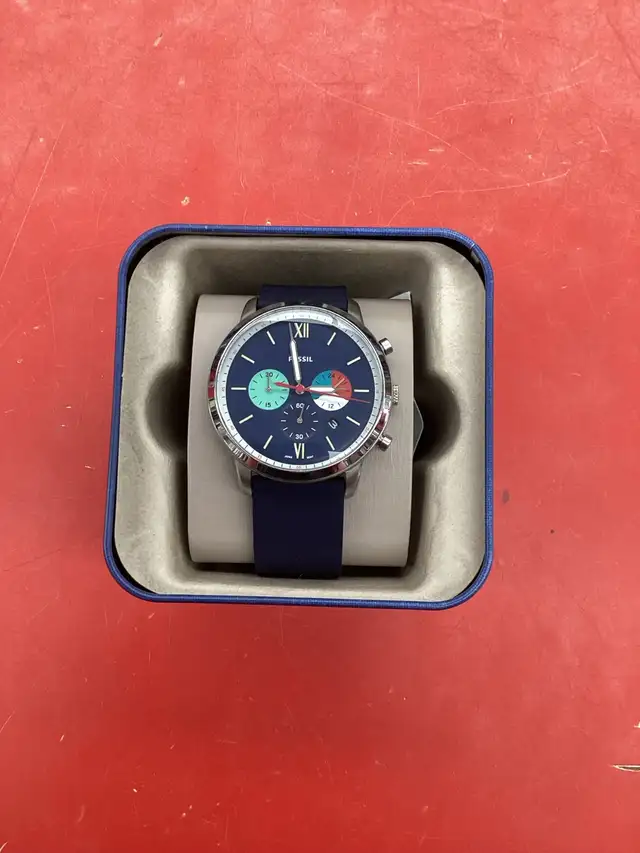 montre fossil bleu
