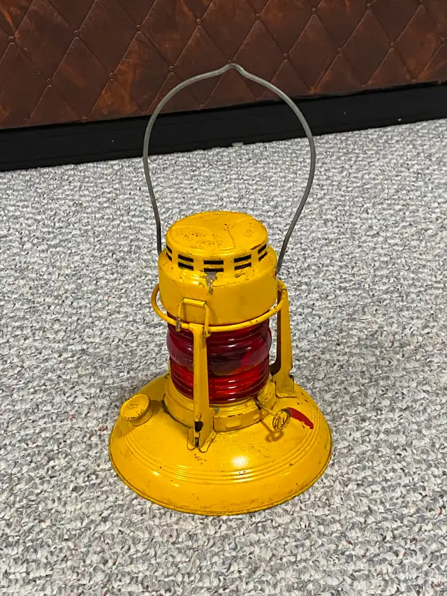 Vintage 50s Dietz No. 40 Traffic Gard Lantern marked C.E.D.