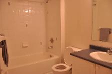 5 min walk to DC/UOIT North Oshawa private room available July 1 - Photo 2