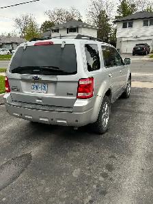2011 Ford Escape 3.0L V6 - Photo 3