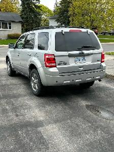 2011 Ford Escape 3.0L V6 - Photo 4