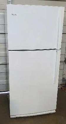 Whirlpool mid size fridge - Very good condition, clean cold - - Photo 3