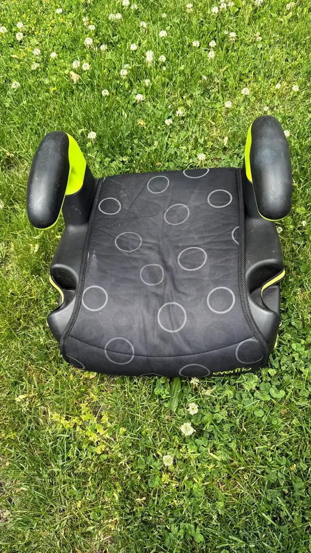 Child's booster seat