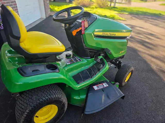 John Deere X350 Lawn Tractor 2025