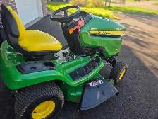 John Deere X350 Lawn Tractor 2025