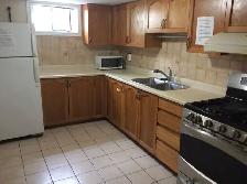 Basement Furnished Shared Room for a girl in Scarborough - Photo 2