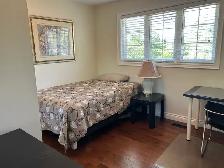 Furnished room for rent w/utilities Richmond Hill