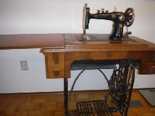 Antique Sewing Machine - Photo 3