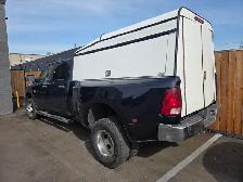 2012 Ram 3500 SLT 4WD 6.7L CUMMINS DIESEL-1 GOVT OWNER-CREW CAB! - Photo 2