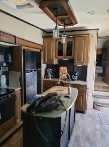 2017 Grand Design Reflection BHS 311 $43,500 or Best Offer - Photo 2