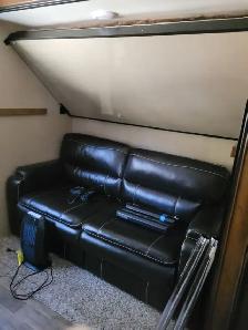 2017 Grand Design Reflection BHS 311 $43,500 or Best Offer - Photo 4