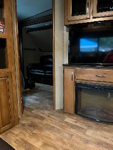 2017 Grand Design Reflection BHS 311 $43,500 or Best Offer - Photo 7