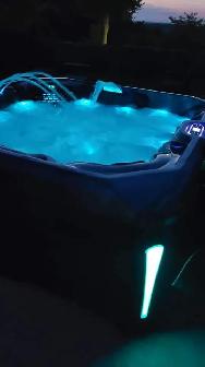 SATURN HOT TUB FOR SALE - Photo 3