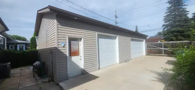 Garage for Rent