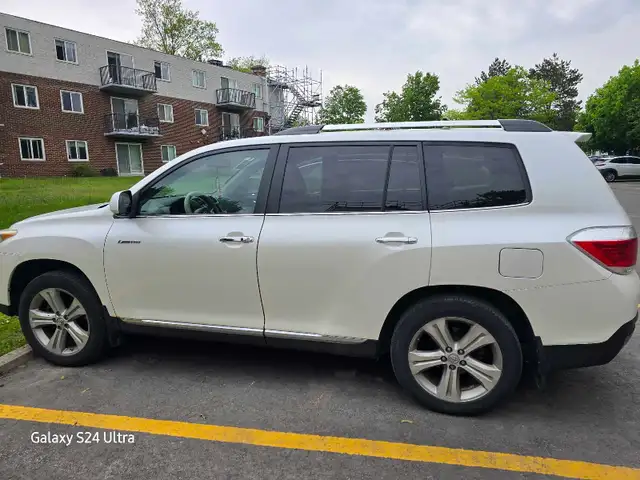 2012 Toyota Highlander Limited AWD | 7-Seater | Leather