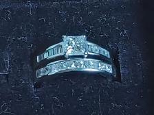 BAGUES EN OR BLANC 18K ET VRAIS DIAMANTS  2900$-VALEUR 6000$