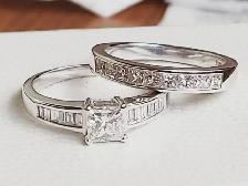 BAGUES EN OR BLANC 18K ET VRAIS DIAMANTS  2900$-VALEUR 6000$ - Photo 2