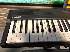 Alesis Keyboard Piano. - Photo 3