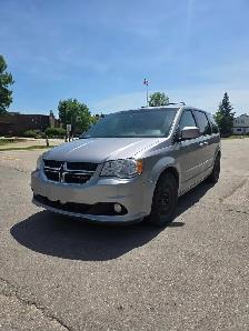 2016 Dodge Grand Caravan Crew SAFETIED - Photo 2