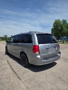 2016 Dodge Grand Caravan Crew SAFETIED - Photo 3