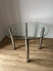 TABLE DE CUISINE RONDE EN VITRE