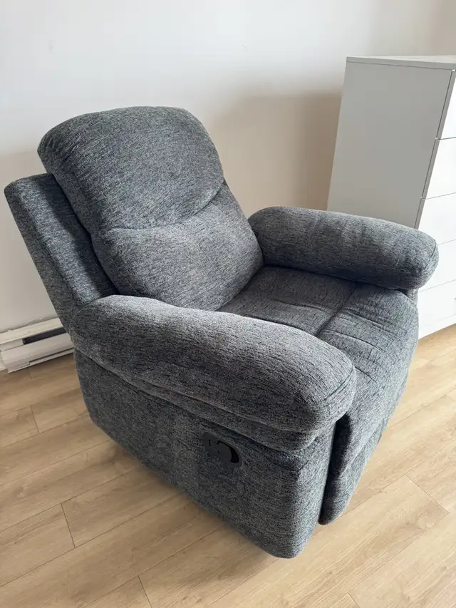 FAUTEUIL INCLINABLE GRIS FONCÉ (quasi neuve)