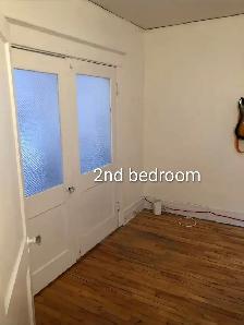 Lease transfer August 1st | Cession de Bail le 1 aout | metro ja - Photo 4
